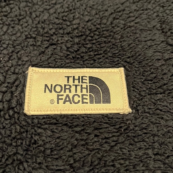 The North Face Campshire thick fleece Sherpa quarter-zip pullover - Picture 2 of 7